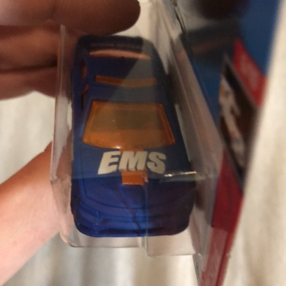 15’ Dodge Charger SRT - Picture 4 of 7